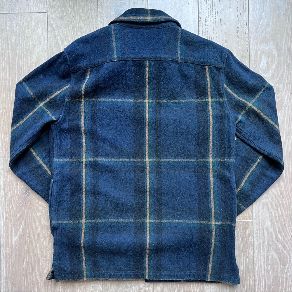 Abercrombie & Fitch Blue Plaid Casual Button Down Shirt - Picture 3 of 3